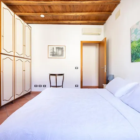 Apartment Faenza 91 Florence
