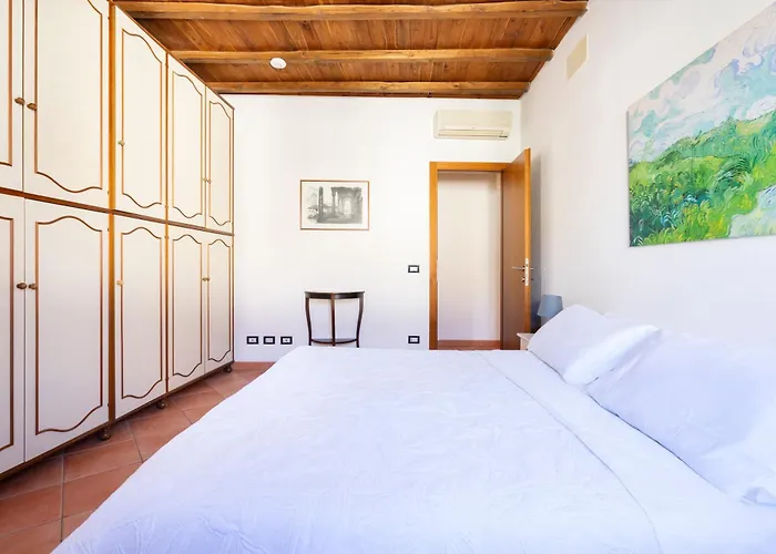 Apartment Faenza 91 Florence